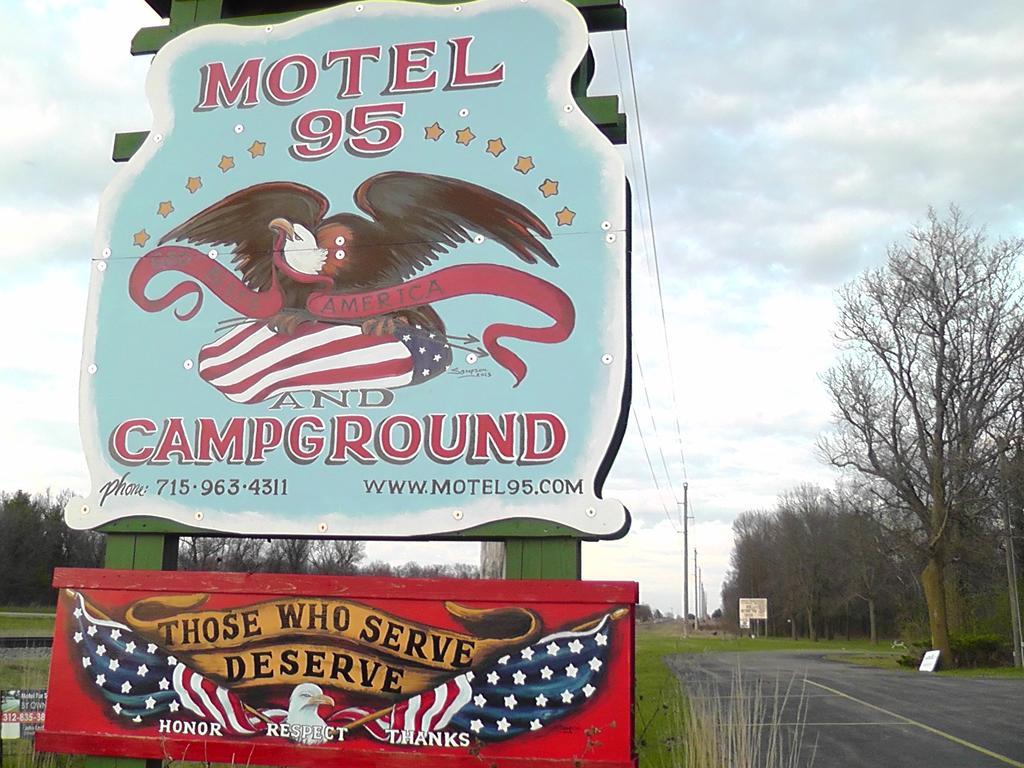 Motel 95 & Campground Hixton Exteriör bild