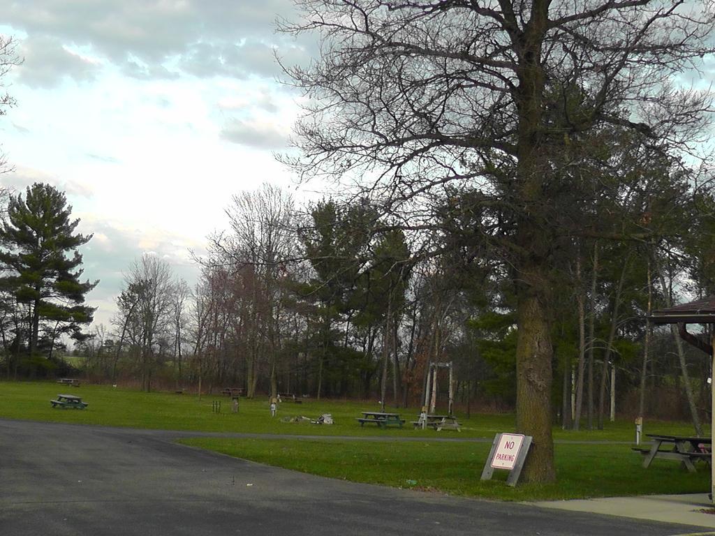 Motel 95 & Campground Hixton Exteriör bild
